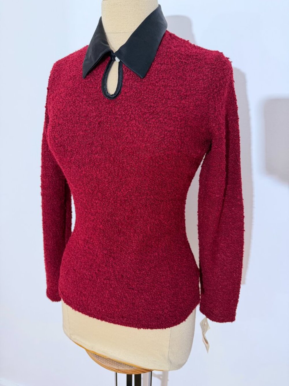 Le Château Vintage Burgundy Bouclé Knit Long-Sleeve Top NWT - Picture 4 of 7